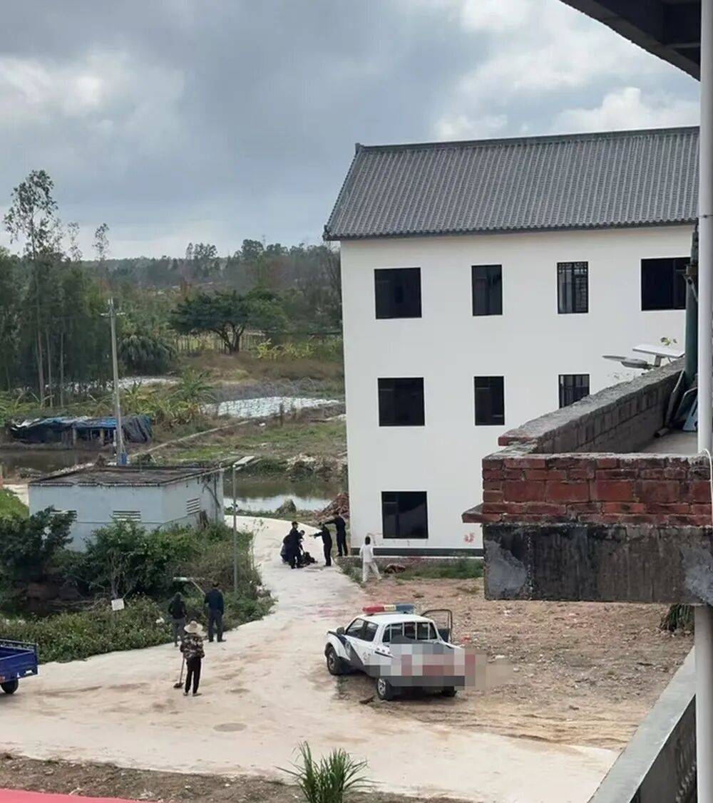 廣東吳川男子借宿同學家行兇致1死1重傷，行兇者兩次精神鑒定結論反轉，被害人家屬：原定開庭前對方曾前來協商賠償問題，被自己拒絕海報