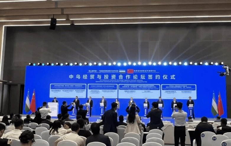 深耕中亚 共赢未来 信然压缩机亮相乌兹别克斯坦经贸论坛 重磅签约夯实跨国合作(图3) 深耕中亚 共赢未来 信然压缩机亮相乌兹别克斯坦经贸论坛 重磅签约夯实跨国合作(图3)
