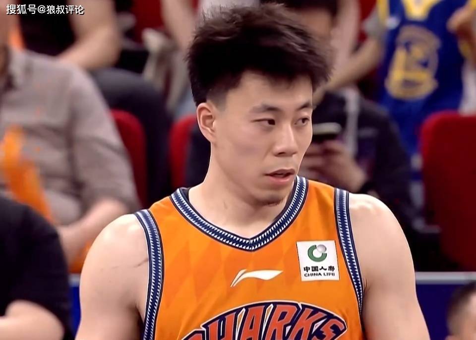 媒体人：上海赢球张镇麟占一半功劳 晚登场1分钟上海可能就输了