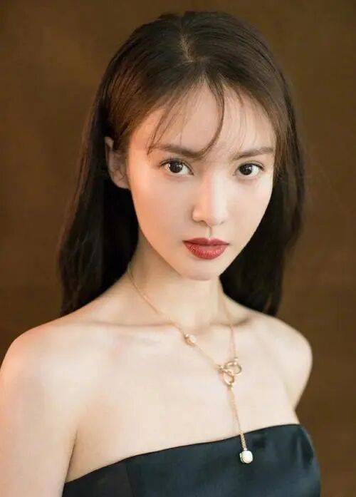 金晨雪肤玉貌性感撩人!四大影视代表作惊艳扮相美爆了