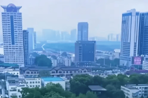 《奔跑吧》道歉并回应争议：我们将以更严谨的态度，回馈大家以更精良的作品封面图