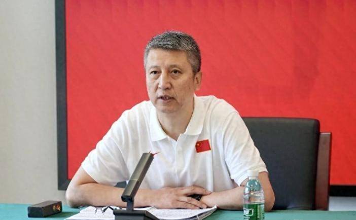正式确认！31岁中国男篮老将担任国家队长，球迷：他有号召力