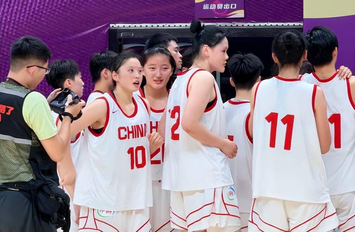 中国女篮逆转大胜！李梦接班人独揽30分，女篮未来的领军人物诞生