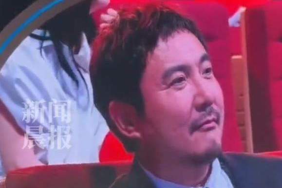 沈腾“双标”变脸引热议，输给黄渤不乐意，输给马丽认了