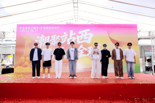 广州站西服装采购节启幕 原创男装链接全球客商(图3) 广州站西服装采购节启幕 原创男装链接全球客商(图3)