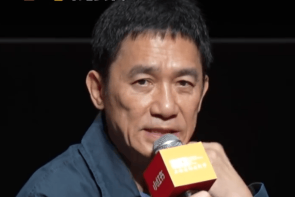 梁朝伟自曝“社恐”困扰：演话剧前需先战胜紧张情绪
