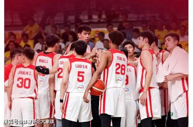 中国男篮今夜首发5人出炉：胡金秋+李弘权+王俊杰+赵继伟+廖三宁