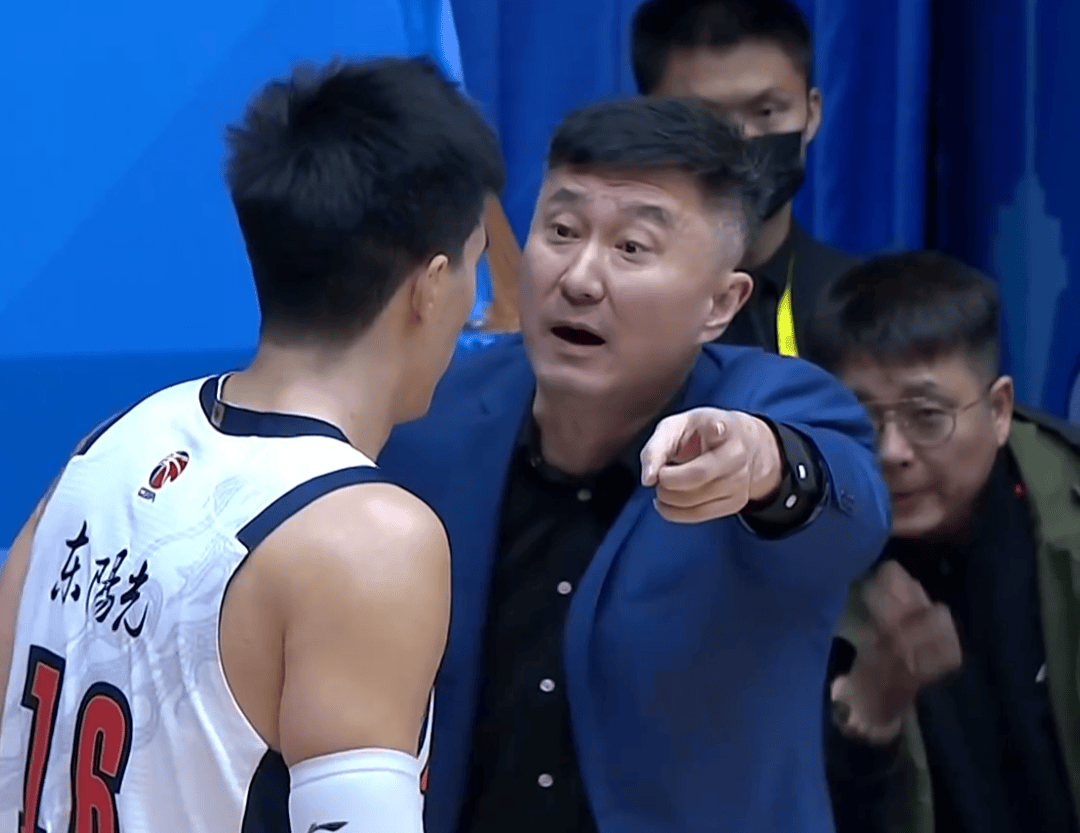 宏远速递！李炎哲点赞加盟广东流言，朱芳雨回购徐昕新消息，杜锋续约年限曝光
