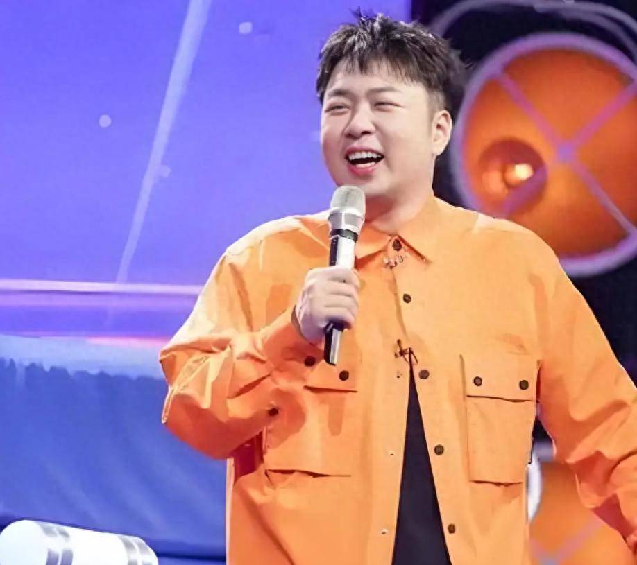 原创            住2亿别墅请4个保姆，三次表白女神被拒，另娶她人13年没生孩子