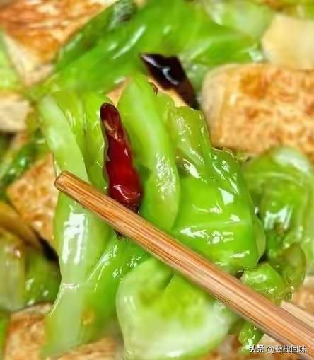 原创            夏至后，这菜使劲吃，一润肠排毒、二补钙、三增免疫，当季别错过