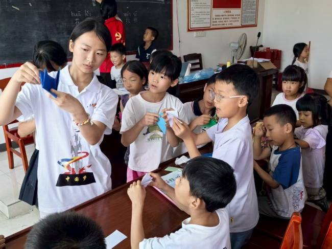 信丰县小河镇:暑期托管“小切口” 书写民生“大文章”(图2) 信丰县小河镇:暑期托管“小切口” 书写民生“大文章”(图2)
