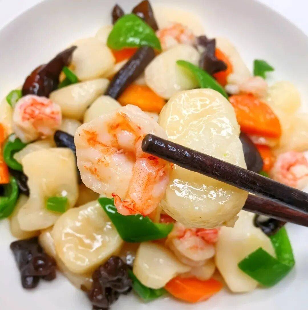 马蹄木耳炒虾仁.jpg
