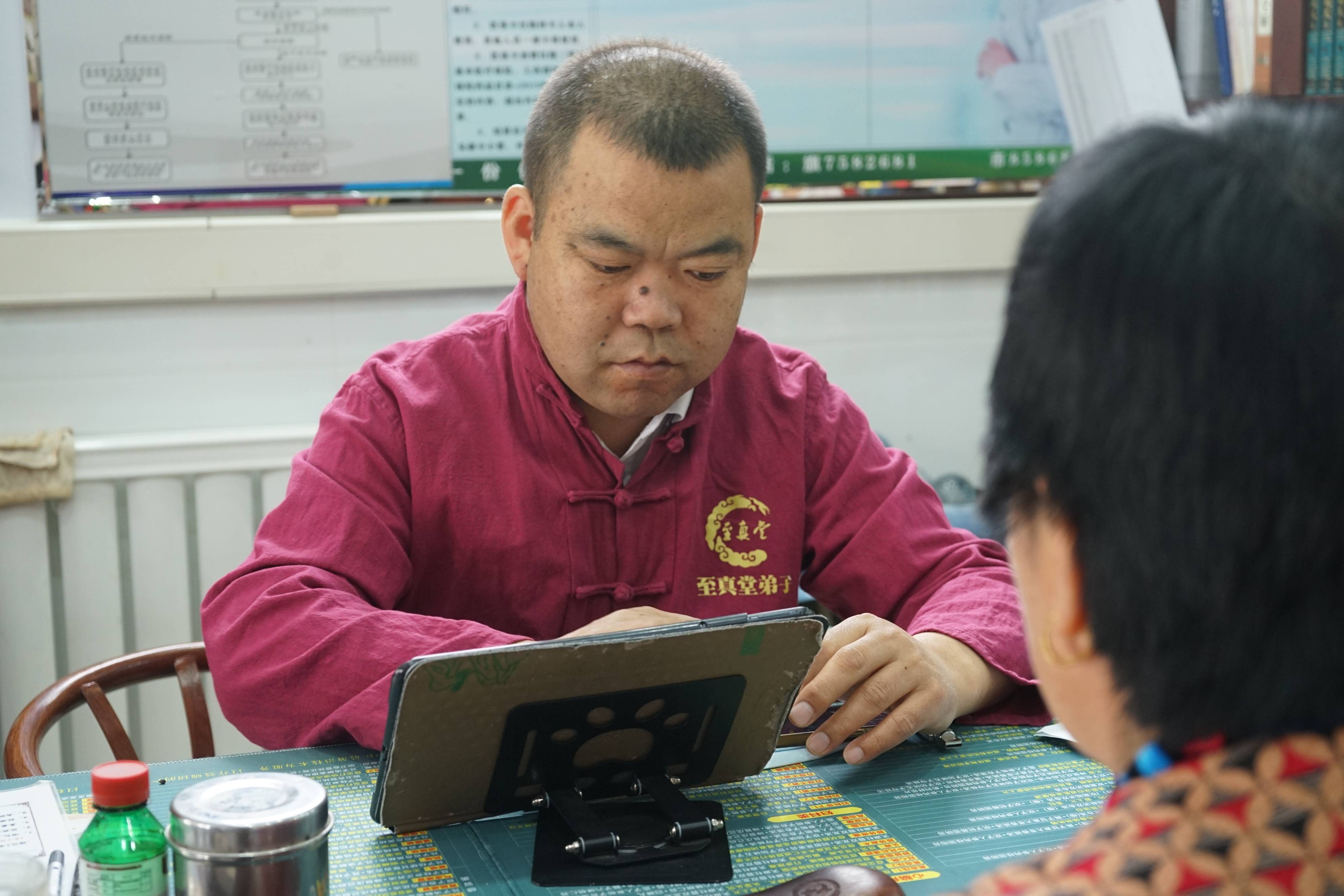 转氨酶高了吃护肝片就行？老中医提醒：肝最怕你乱吃药