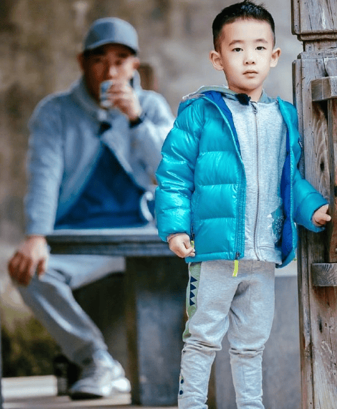 陈小春称不舍得让小儿子录《爸爸》 李诞：Jasper没赶上好时候封面图