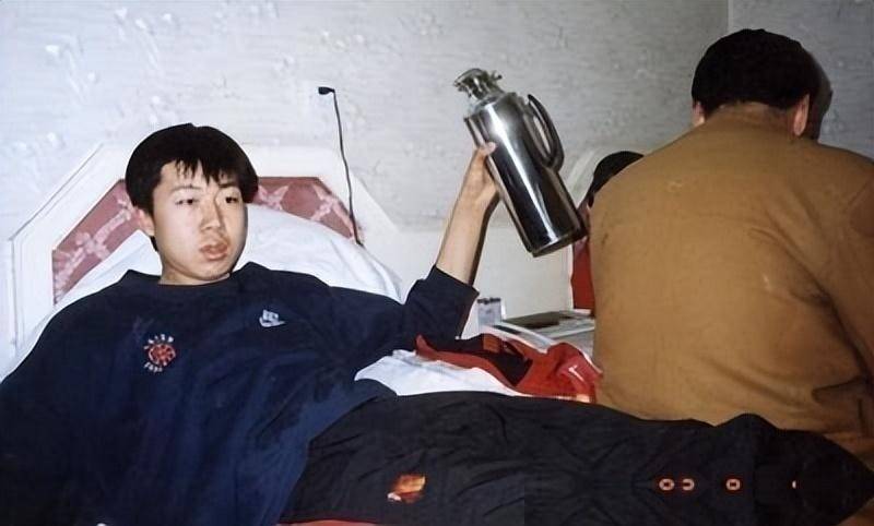 原来韩旭父亲是他，是男篮名宿娶了女篮选手，难怪女儿成世界亚军