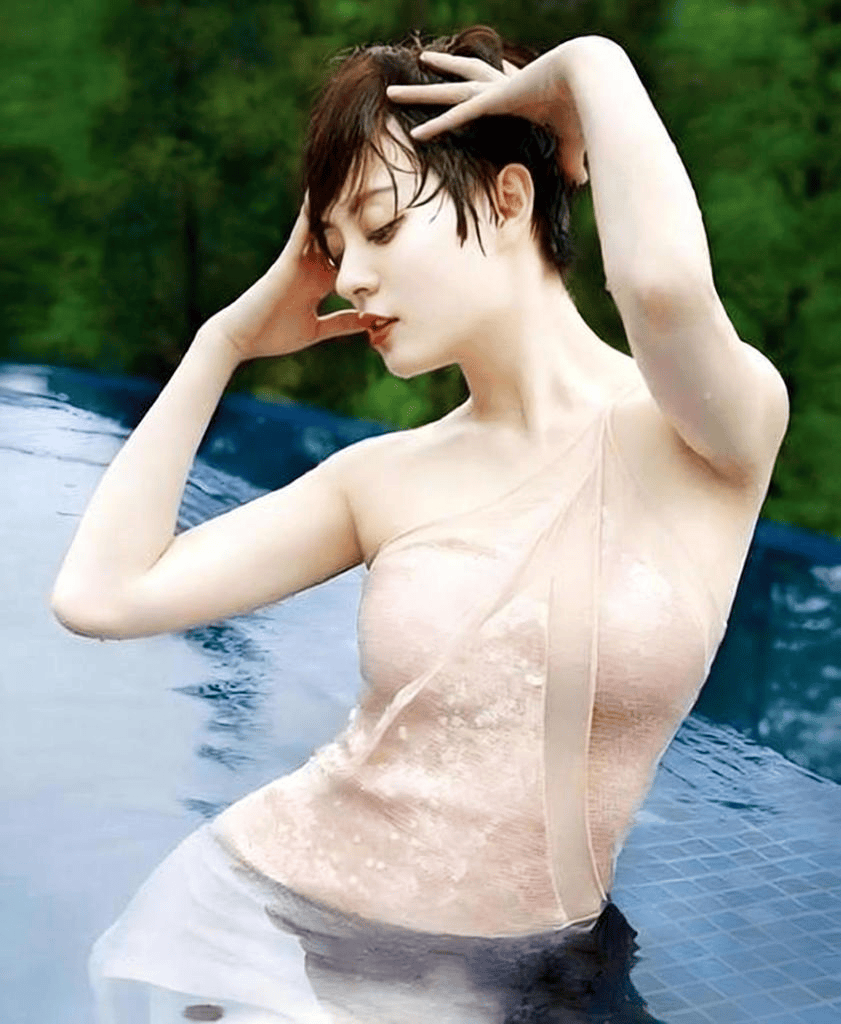 “甄嬛”孙俪靓丽写真美爆了！肤白貌美身材曼妙性感撩人
