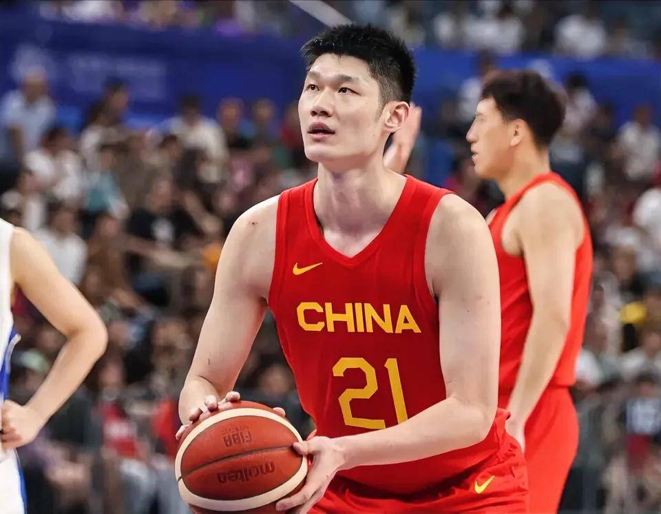 不打了！中国男篮再做人员调整，3人正式离队，周琦赵睿无缘征召