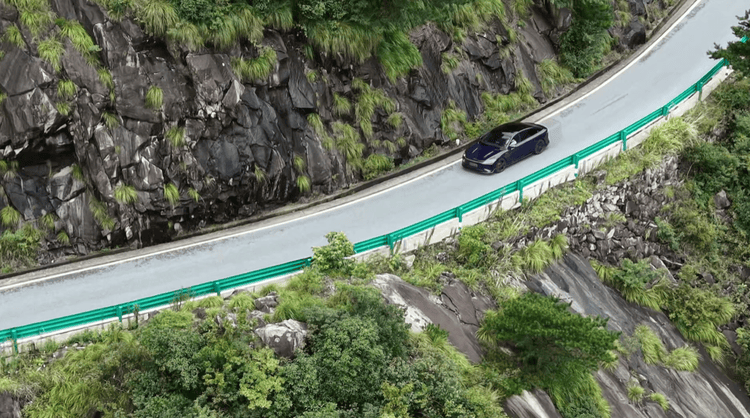 夜闯天路，智驭险峰！2027 款风云 A9L 夜间盘山公路驾辅挑战圆满收官