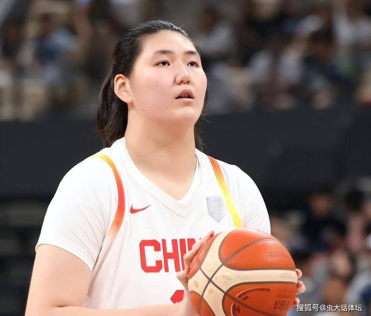 1分之差惜败！中国女篮加时鏖战世界第四，内线封神却暴露致命短板