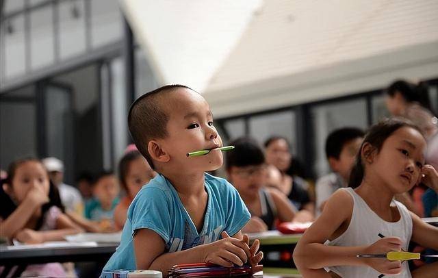 北京大学教授：我国绝大多数家庭，都已深陷资源投入的“无底洞”