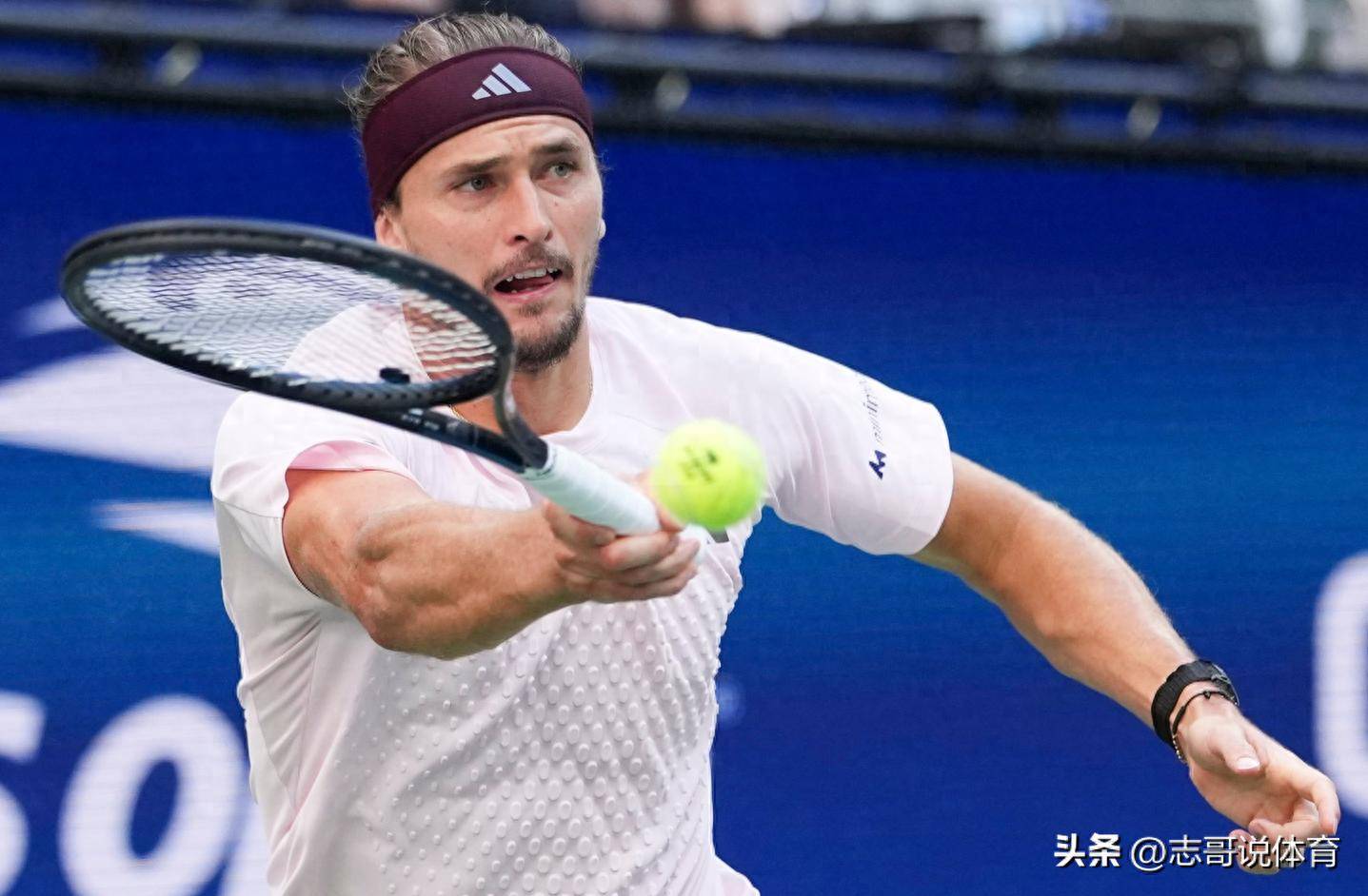 美网12日凌晨，他太强了：又是3-0、杀进决赛！至少近1900万奖金