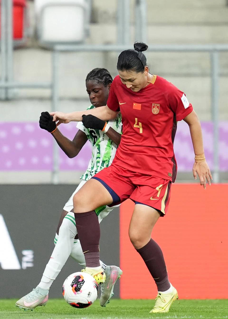 U20女足不幸开局！黄嘉欣手球犯规送点，西班牙借机破门引争议