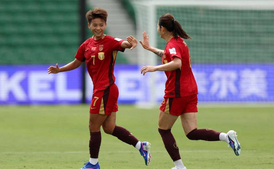 中国女足首战告捷!王霜贡献四球,11战中国香港对战全胜,续写四大纪录
