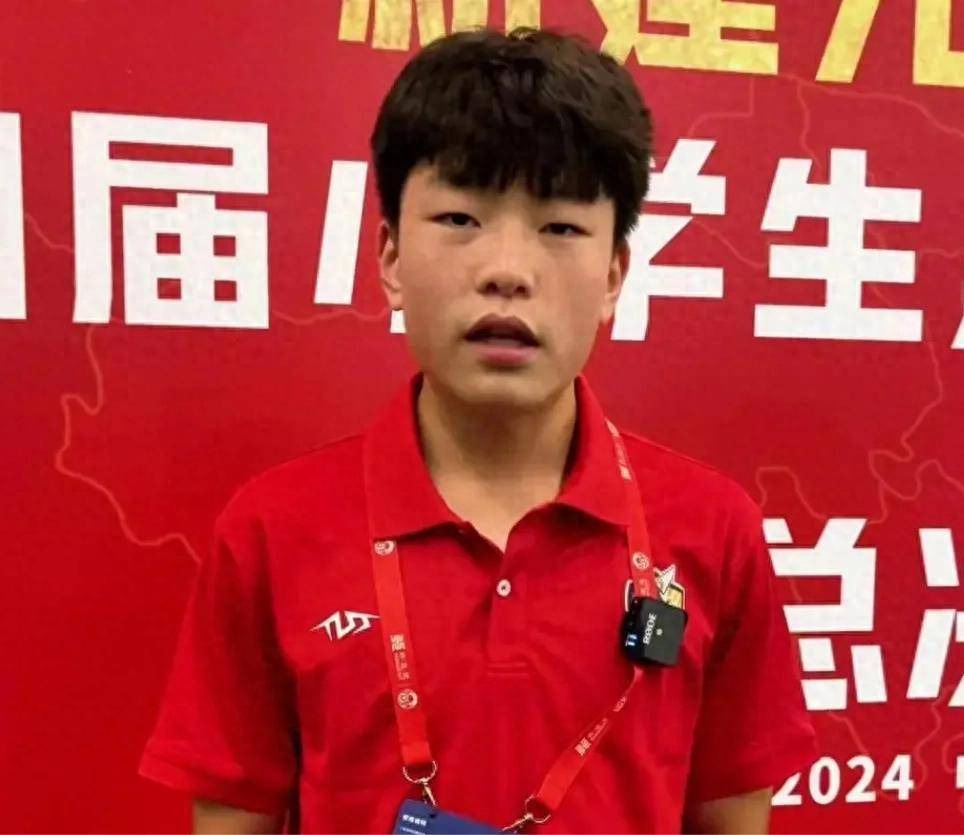 原创
            9.16日：别叫武磊第二！17岁吕孟洋加盟西班牙人，靠实力闯西甲青训