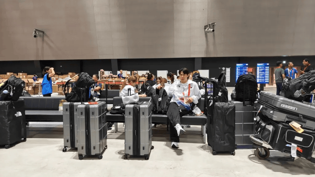 多国亚运代表队被困日本机场，包括中国乒乓球队、羽毛球队等
