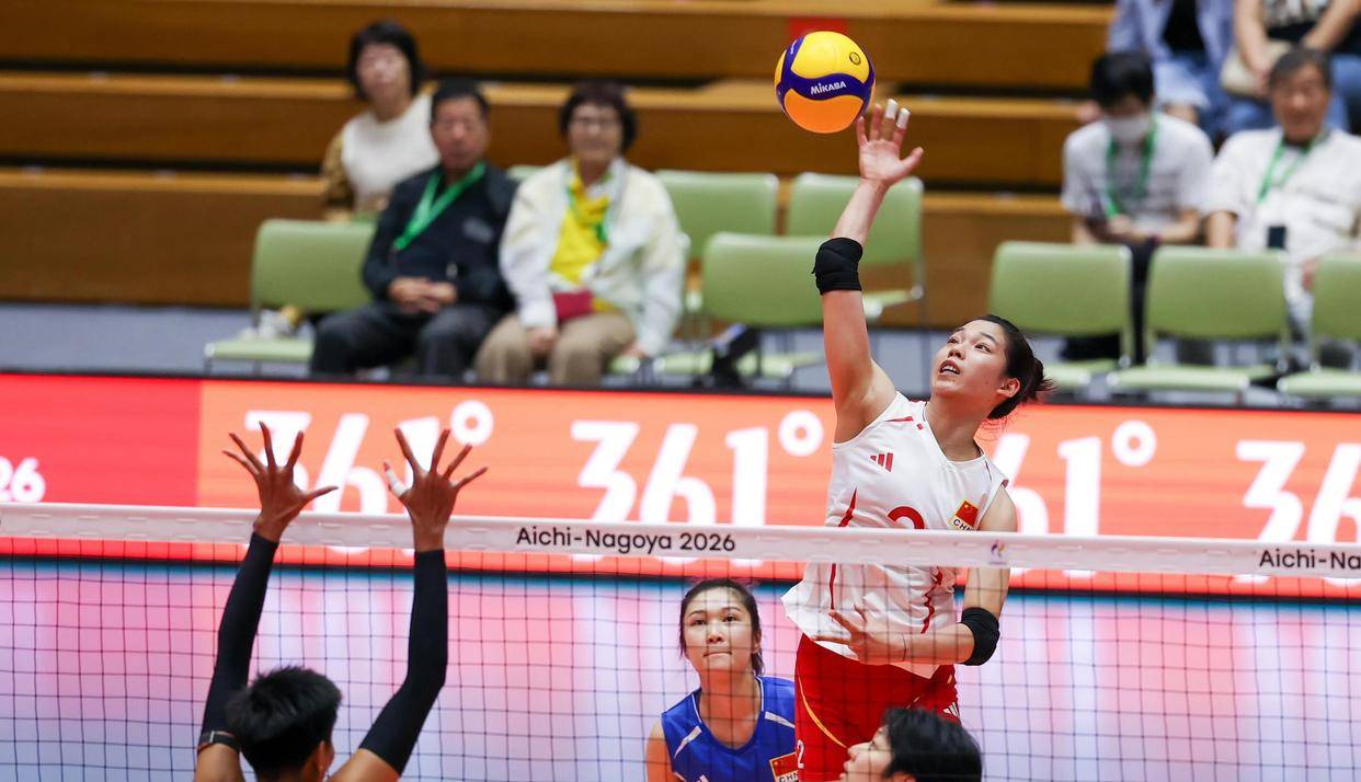 CCTV5直播！中国女排对哈萨克斯坦冲连胜锁定B组第一，吴梦洁压力大