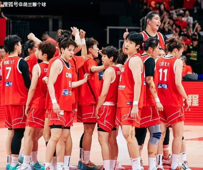 半场领先29分！女篮碾压泰国，杨舒予8中5狂砍13分，比看男篮解气太多