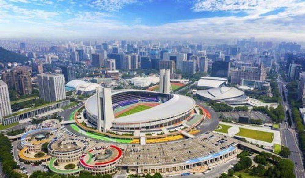 武汉三镇1比4惨败浙江五外援首发仅3次射正，李昂直红绍尔停赛保级再遭重创