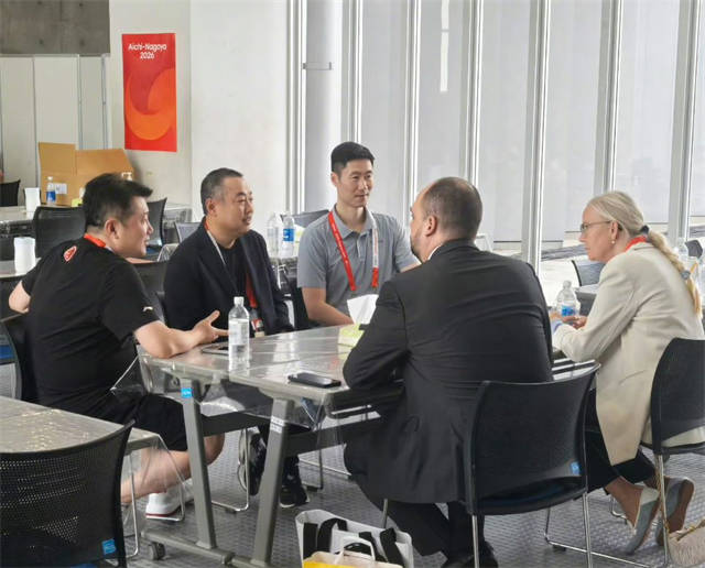 刘国梁现身亚运证实清白，能给国乒带来信心，王励勤更有底气