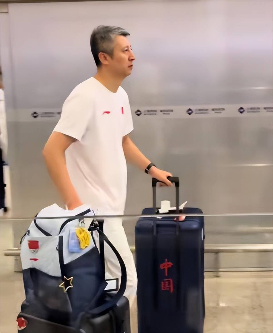 原创
            中国男篮抵沪解散！郭士强很严肃，连输日本伊朗最大原因是没核心