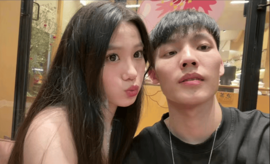 徐杰女友近照，留学毕业，家境优渥，复合后很恩爱，CBA模范情侣