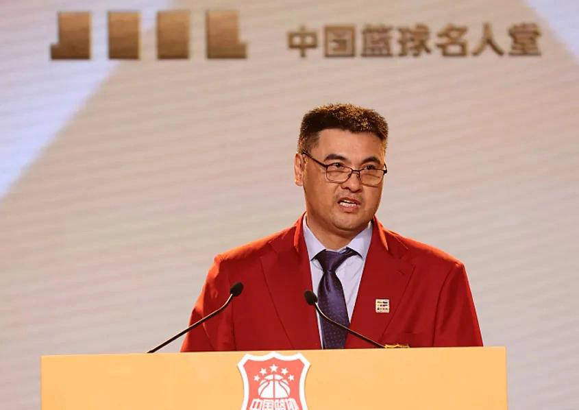 热议战神刘玉栋公开批评中国男篮缺乏斗志，究竟是什么让他如此愤怒？