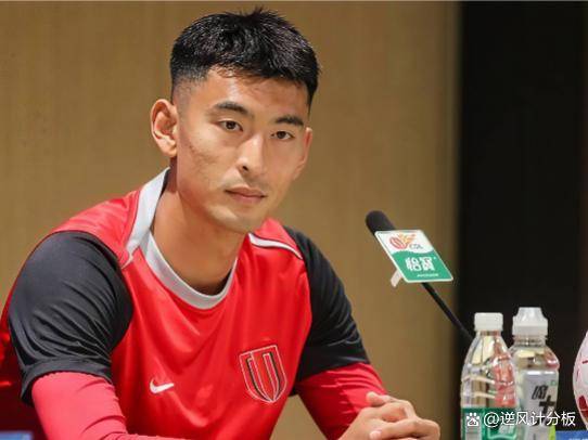 中国男足3比0拿下马尔代夫，王子铭的9分门前把握非常给力！中国正需要这样的球员