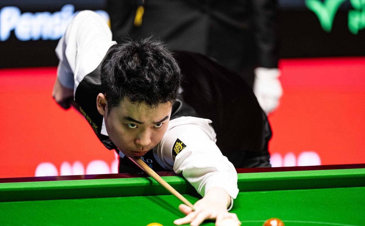 斯佳辉以5-1战胜英格兰选手晋级斯诺克深圳公开赛32强
