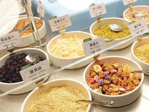 YO-LAB Frozen Yoghurt DIY酸奶冰淇淋全国双首店 于9月30日正式启幕(图3) YO-LAB Frozen Yoghurt DIY酸奶冰淇淋全国双首店 于9月30日正式启幕(图3)