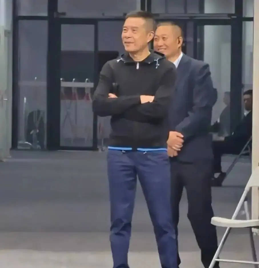 CBA动态：广东队最终抉择，5号位人选确定，NBA中锋加盟组建三剑客
