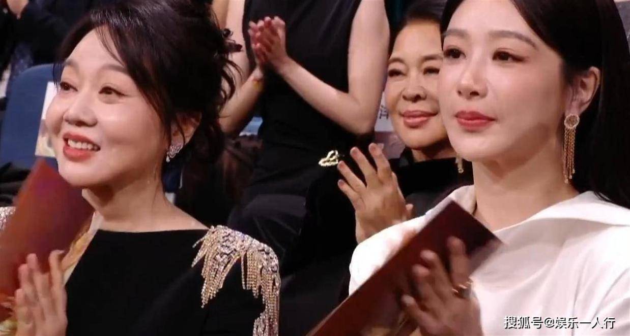 取消金鹰女神、废掉人气奖，金鹰奖这晚，座次暴露江湖地位，杨紫胡歌做一边，C位雷打不动