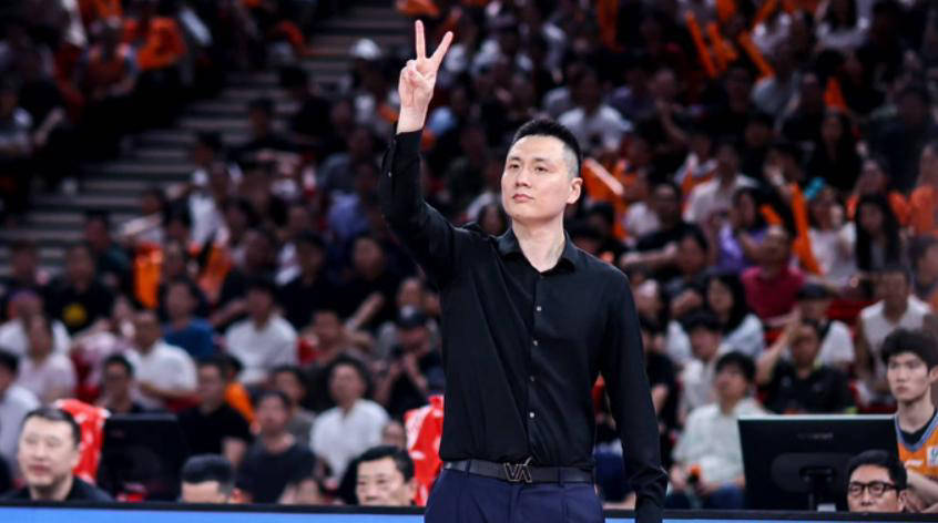 上海男篮新阵容亮相，超级外援首秀直面深圳，央视直播！