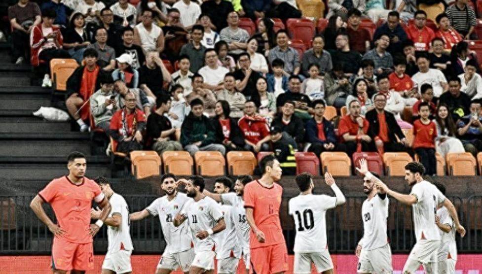 国足两战丢8球谁该担责，三大领头人难辞其咎，范志毅13年前早有预言