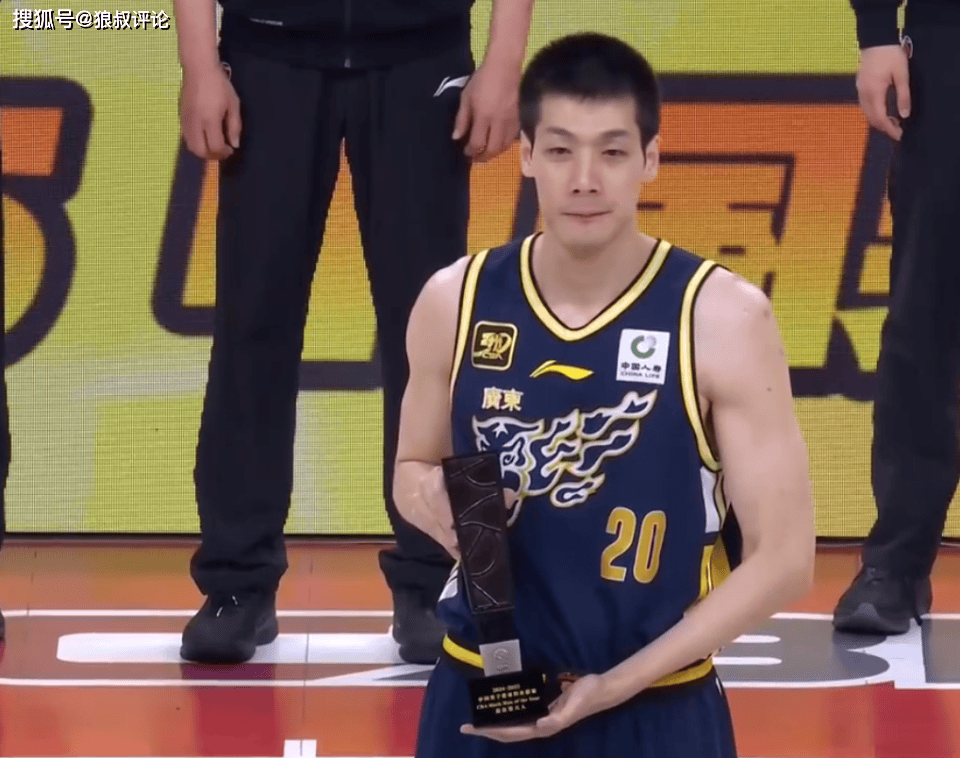 广东男篮教练组成员+1！曝任骏飞暂别广工重返宏远担任助理教练