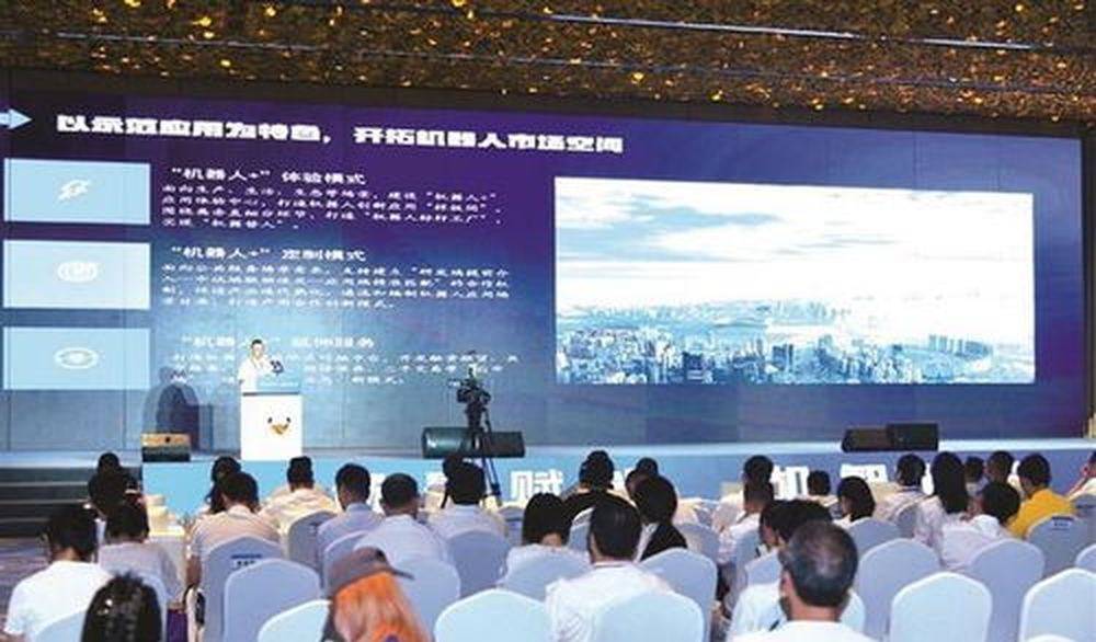 10月6日:蓉城零转会费签姆巴佩韦林顿,状态崩盘解约金高昂,核心茹萨罗慕洛却快免费离队