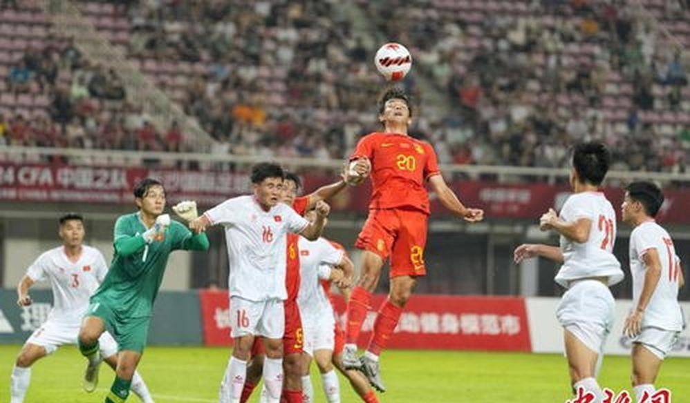 10.9日：国足三连败邵佳一中超胜率不足四成，足协推翻德甲名帅拉巴迪亚选本土教练