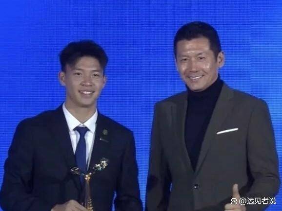 浙江队官宣杨晨出任总经理，李玮锋同日现身新岗位，两位国足名宿境遇大不同