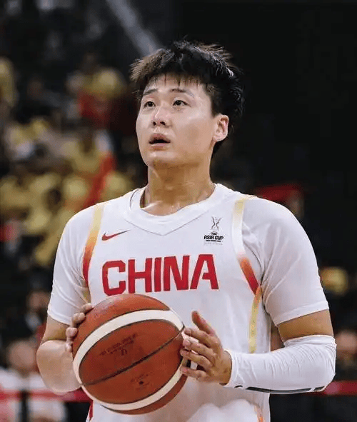 出师不利，首钢1场伤3人，1后卫+2中锋，赵睿在列，李楠回应