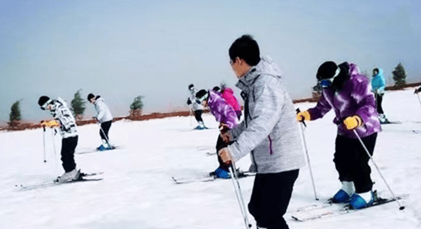 洛阳万安山国际滑雪场与小泥人签约滑雪场管理系统战略合作