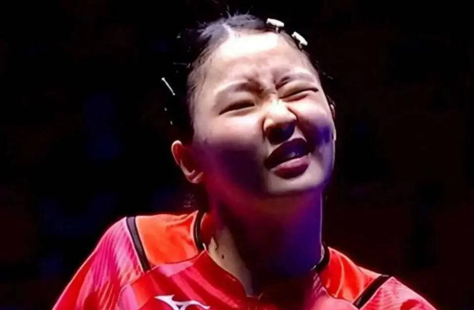 王曼昱4-0完胜佐藤瞳，夺得中国大满贯女单冠军
